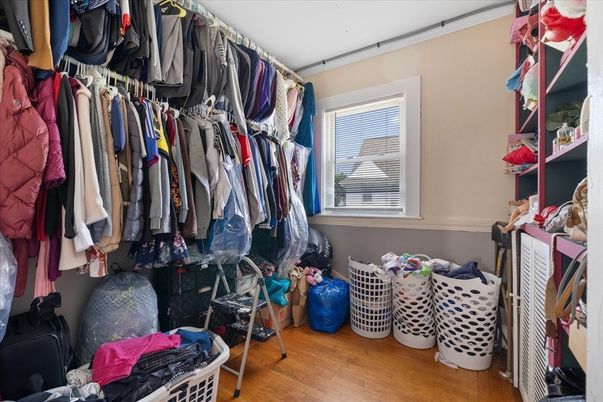 Interior, Walk-in Closets, Wood Texture Flooring