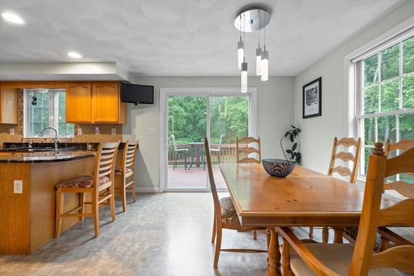 Dining room, Interior, Kitchen, Pendant Lights, Recessed Lighting, Wood Texture Flooring