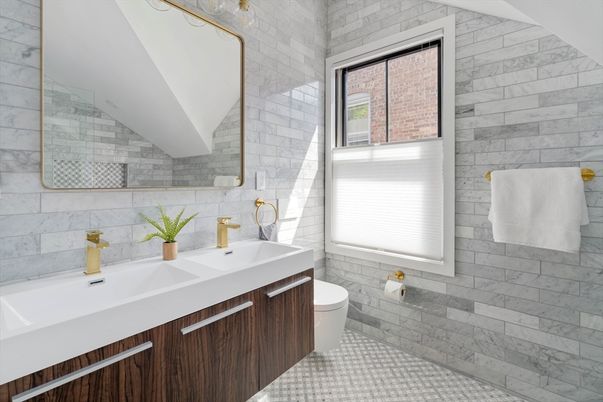 Bathroom, Dual Sink Vanities, Interior