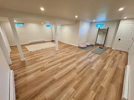 Interior, Recessed Lighting, Wood Texture Flooring