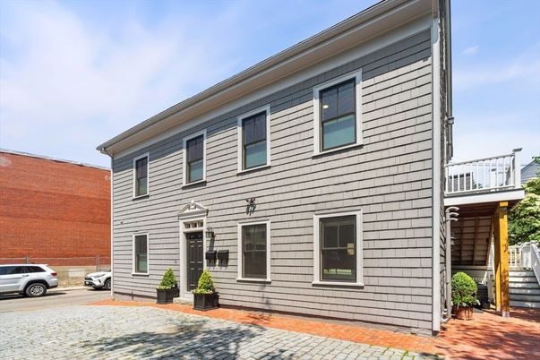Exterior, Facade, Highrise