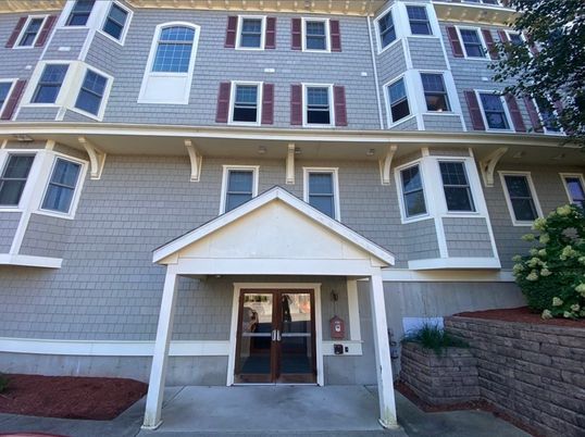 Exterior, Facade, Rowhouse