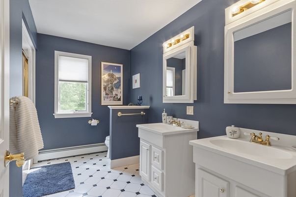 Bathroom, Dual Sink Vanities, Interior
