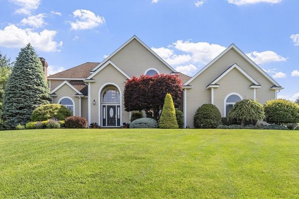 Backyard, Exterior, Facade, Farmhouse