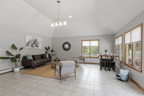 Interior, Living room, Pendant Lights, Recessed Lighting