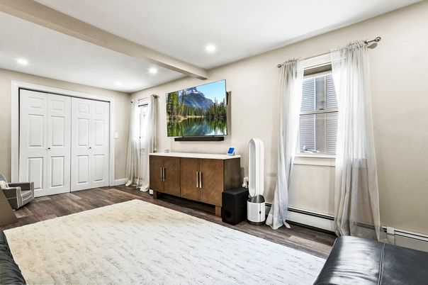 Interior, Recessed Lighting, Wood Texture Flooring