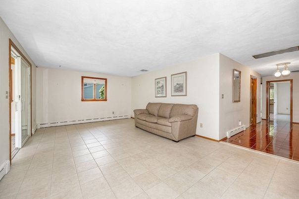 Chandelier, Empty room, Interior, Wood Texture Flooring