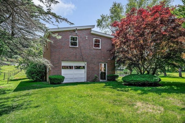 Attached, Backyard, Exterior, Facade, Brick Facade, Georgian