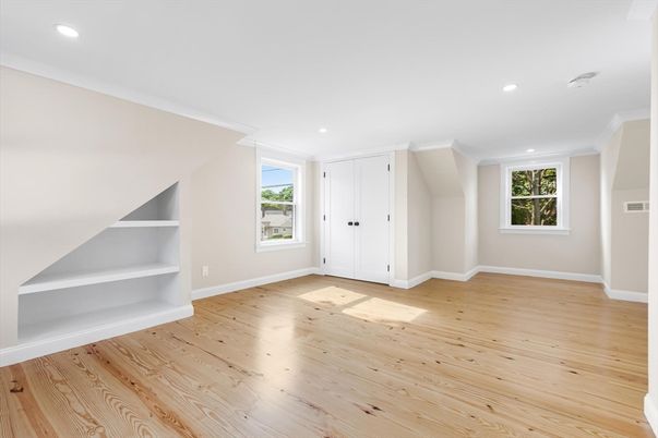 Empty room, Interior, Recessed Lighting, Wood Texture Flooring