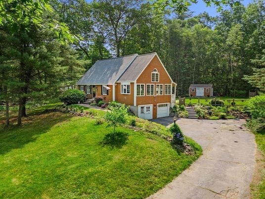 Attached, Backyard, Exterior, Facade, Brick Facade, Log Home