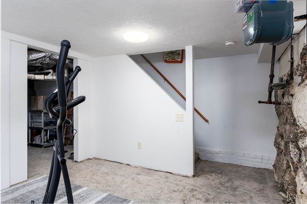 Empty room, Fitness Equipment, Interior, Recessed Lighting