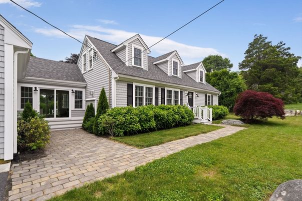 Exterior, Facade, Cape Cod