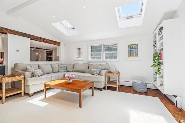 Interior, Living room, Pendant Lights, Recessed Lighting, Wood Texture Flooring