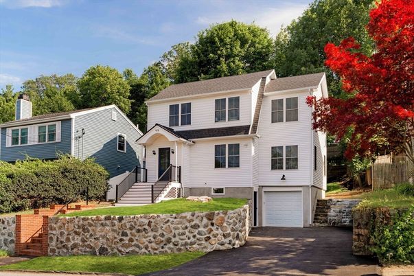 Attached, Exterior, Facade, Raised Ranch