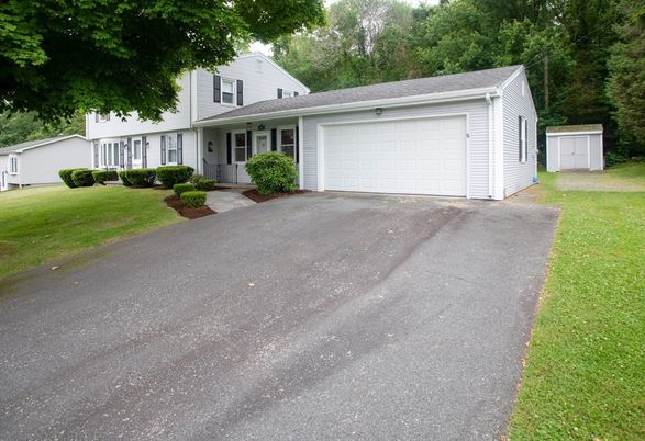 Attached, Exterior, Facade, Cape Cod