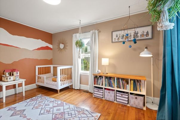 Interior, Pendant Lights, Wood Texture Flooring