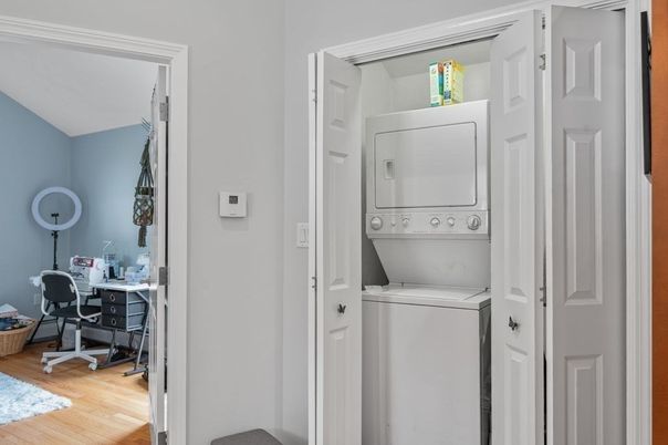 Interior, Utility Closets, Washer, Wood Texture Flooring