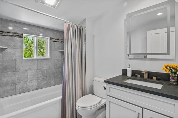 Bathroom, Interior, Recessed Lighting