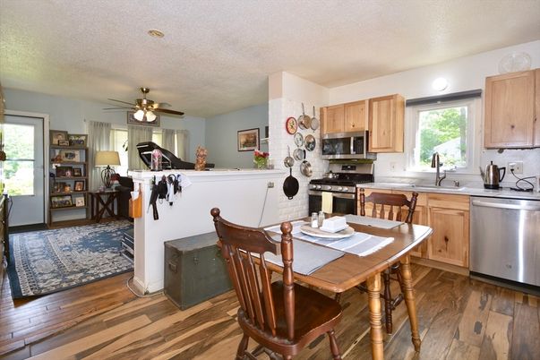 Dining room, Interior, Kitchen, Stainless Steel Appliances, Wood Texture Flooring
