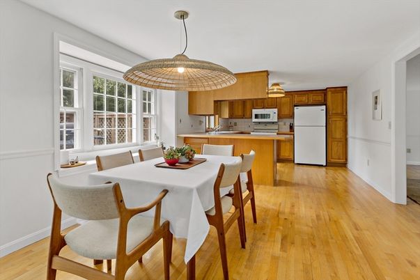 Dining room, Interior, Kitchen, Pendant Lights, Wood Texture Flooring