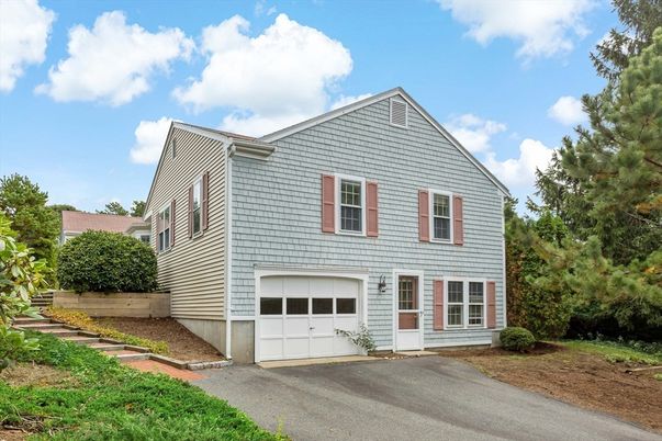 Attached, Exterior, Facade, Rowhouse