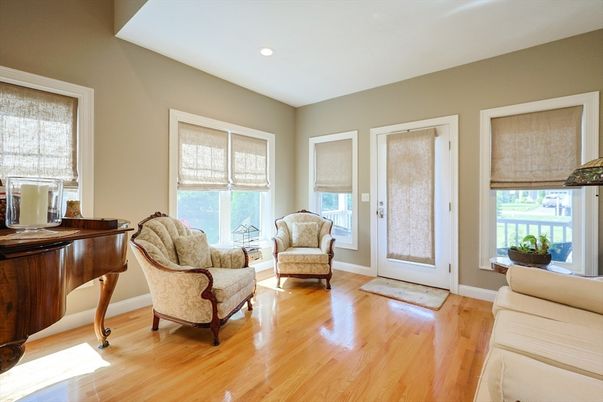 Interior, Living room, Piano, Recessed Lighting, Wood Texture Flooring