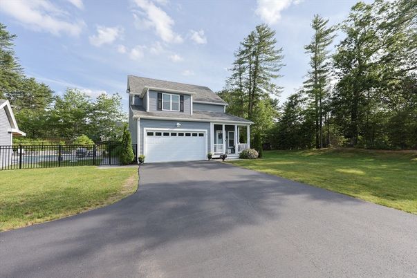 Attached, Exterior, Facade, Cape Cod