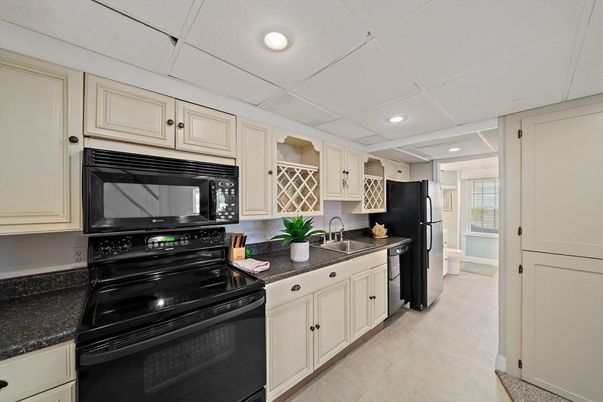 Interior, Kitchen, Recessed Lighting