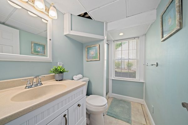 Bathroom, Interior, Recessed Lighting