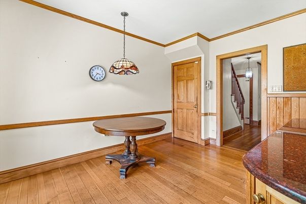 Interior, Pendant Lights, Wood Texture Flooring