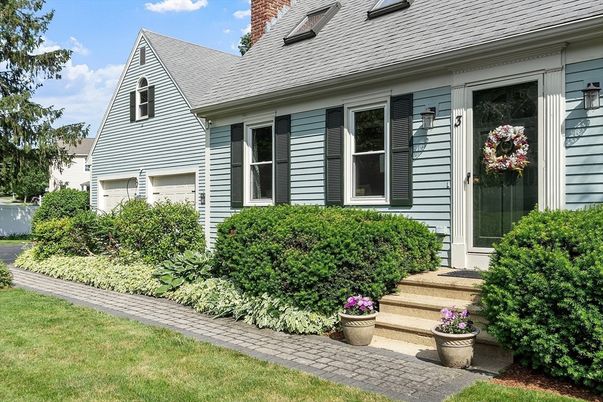 Attached, Exterior, Facade, Cape Cod