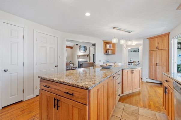 Fireplace, Interior, Kitchen, Pendant Lights, Recessed Lighting, Wood Texture Flooring