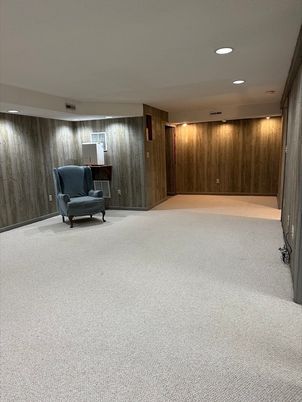 Empty room, Interior, Recessed Lighting, Wooden Walls