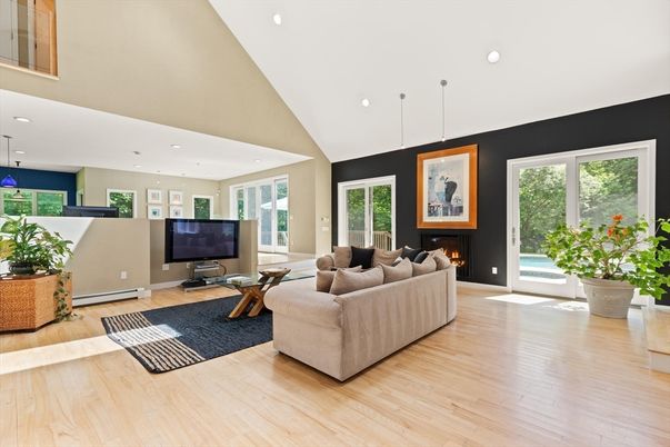 Fireplace, Interior, Living room, Pendant Lights, Recessed Lighting, Wood Texture Flooring