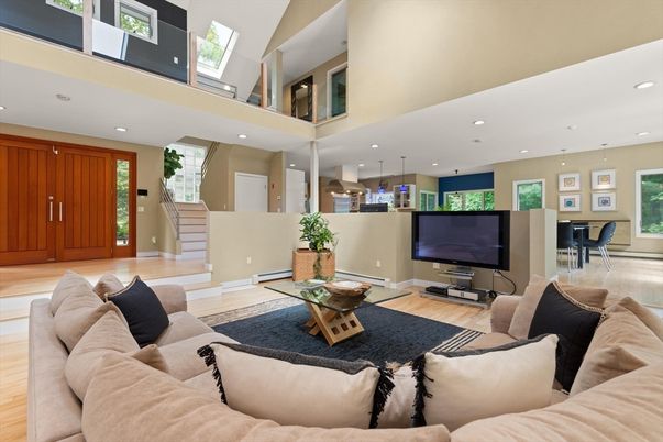 Dining room, Interior, Living room, Pendant Lights, Recessed Lighting, Wood Texture Flooring