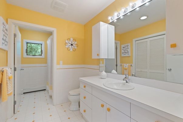 Bathroom, Interior, Recessed Lighting
