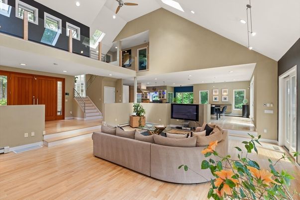 Interior, Living room, Recessed Lighting, Wood Texture Flooring