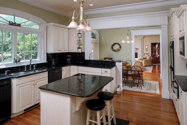 Dining room, Interior, Kitchen, Pendant Lights, Recessed Lighting, Wood Texture Flooring
