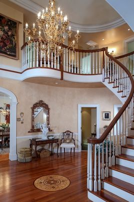 Chandelier, Dining room, Interior, Recessed Lighting, Wood Texture Flooring