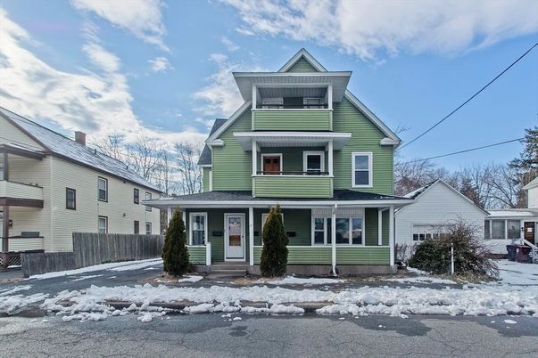 Exterior, Facade, Queen Anne Victorian