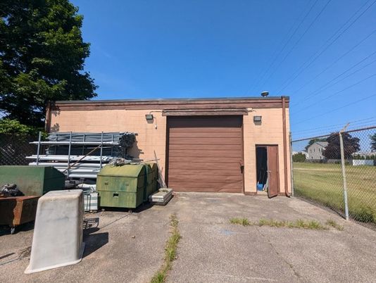 Detached Garage, Exterior