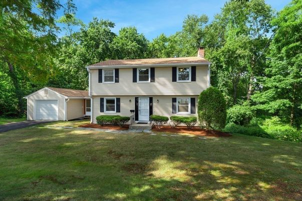 Backyard, Detached Garage, Exterior, Facade, Split Level