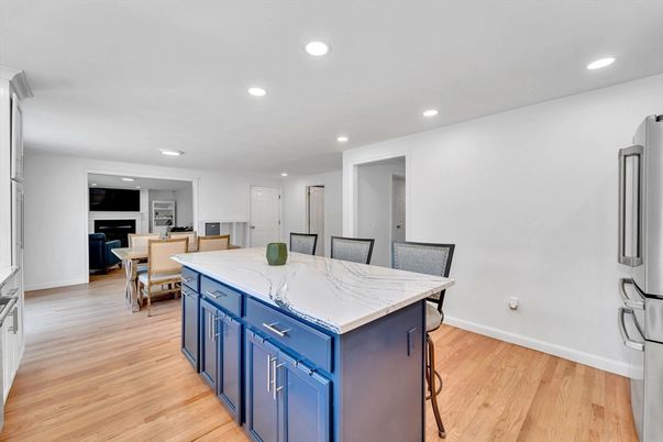 Dining room, Interior, Kitchen, Recessed Lighting, Wood Texture Flooring
