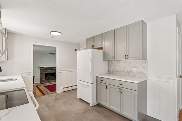 Interior, Kitchen, Marble Walls, Recessed Lighting, Washer