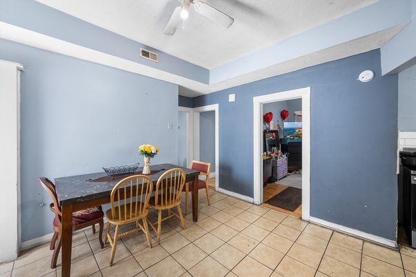 Dining room, Interior