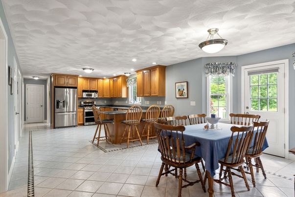 Dining room, Interior, Kitchen, Stainless Steel Appliances