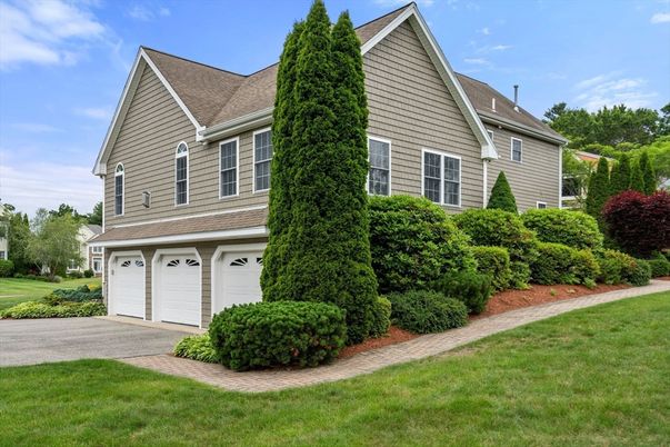 Attached, Exterior, Facade, Farmhouse