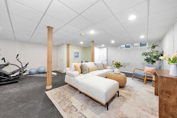 Fitness Equipment, Interior, Living room, Recessed Lighting