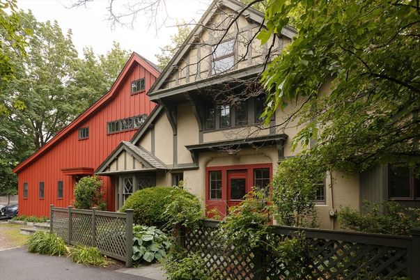 Exterior, Facade, Queen Anne Victorian