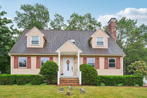 Exterior, Facade, Cape Cod